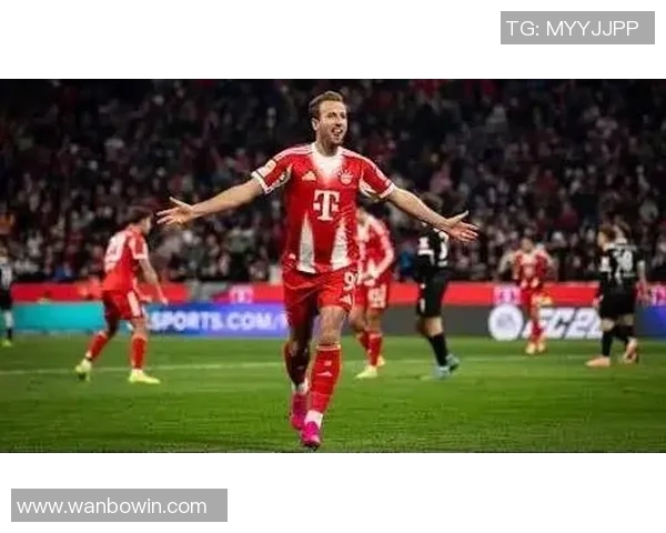 17岁卡尔与奥利塞庆祝逆转胜利全队展现团结精神与拼搏意志