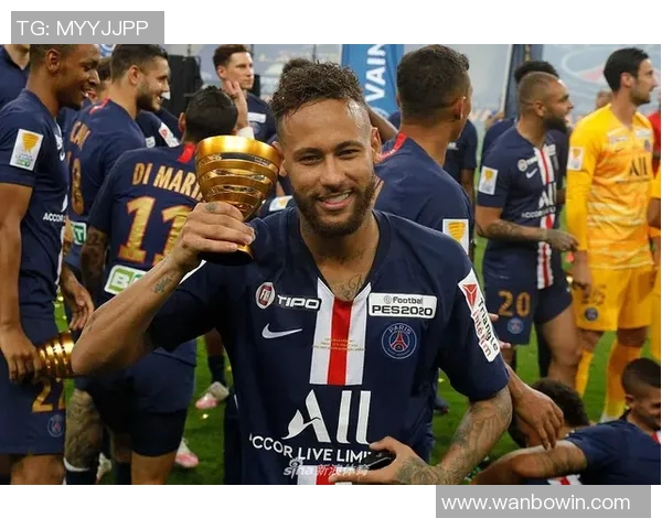 巴黎圣日耳曼去年辉煌六冠今季遭遇滑铁卢法杯意外出局法甲半程仅列第二