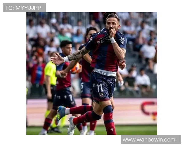 西乙联赛竞争加剧拉科与桑坦德双雄领跑冲甲形势愈发紧张 西乙联赛竞争加剧拉科与桑坦德双雄领跑冲甲形势愈发紧张