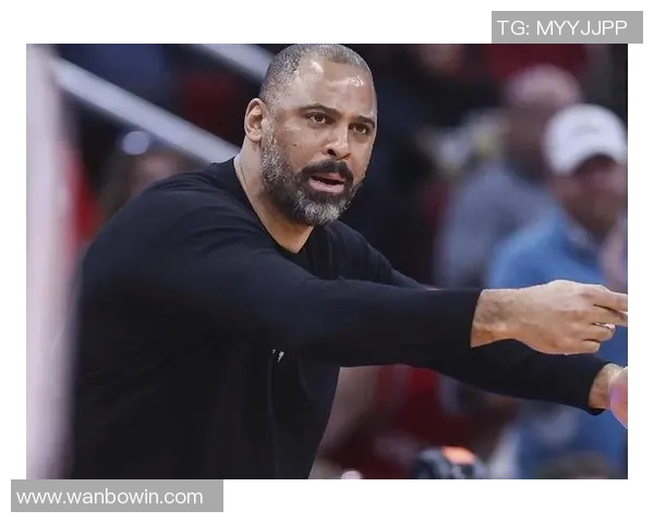 乌度卡谈阿门的多样化角色强调他不需持球也能展现出色表现 乌度卡谈阿门的多样化角色强调他不需持球也能展现出色表现